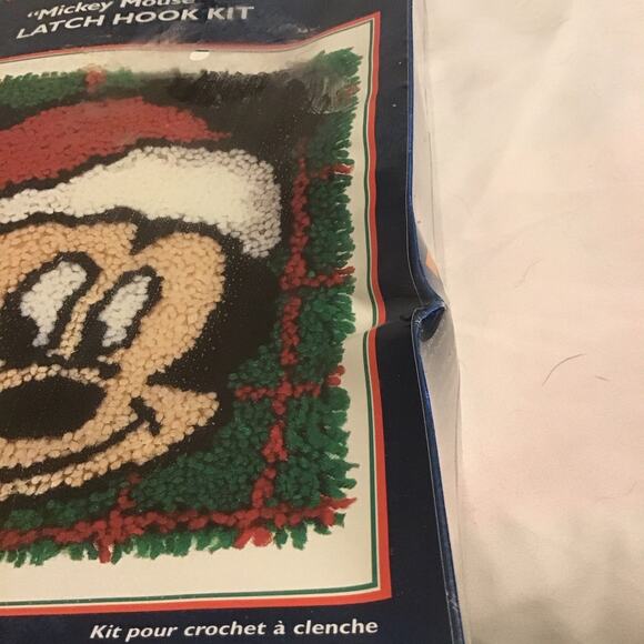 Mickey Mouse Latch Hook Kit New In Box - Picture 3 of 8